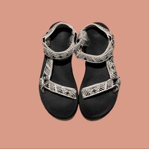 Original Universal printed Teva’s